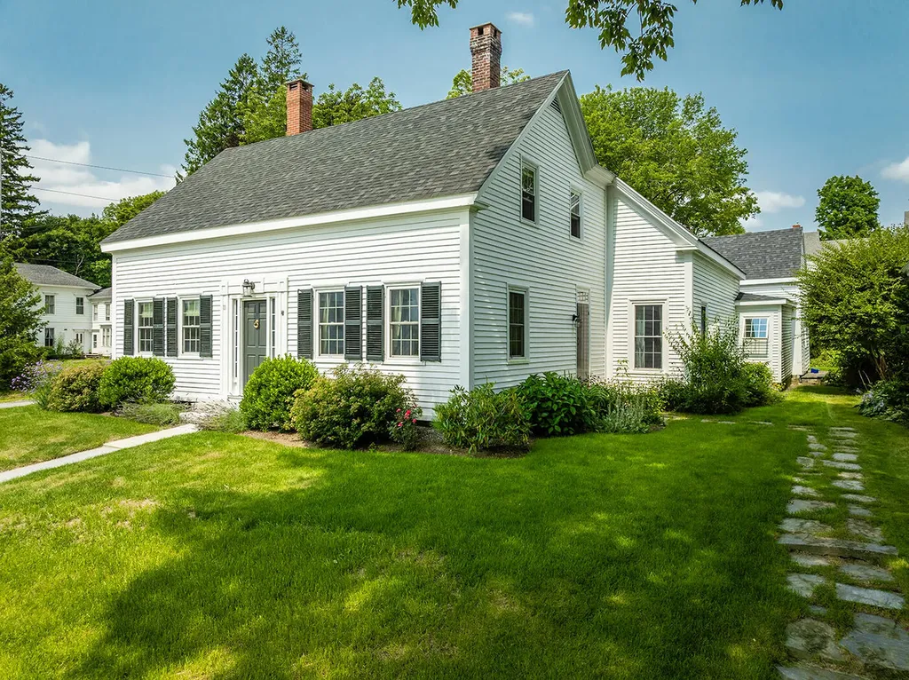 11 Elliot Street Thomaston ME 04861