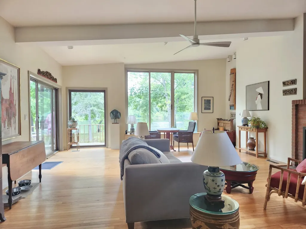 12 University Place Orono ME 04473