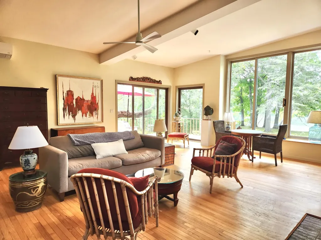 12 University Place Orono ME 04473