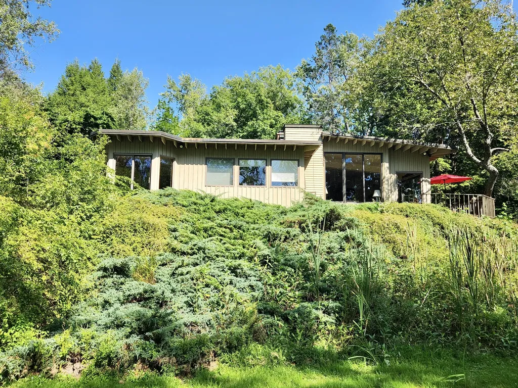 12 University Place Orono ME 04473