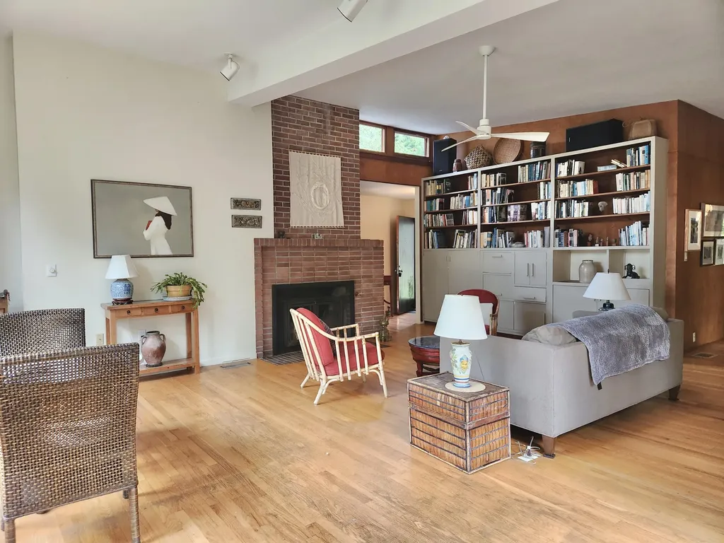 12 University Place Orono ME 04473