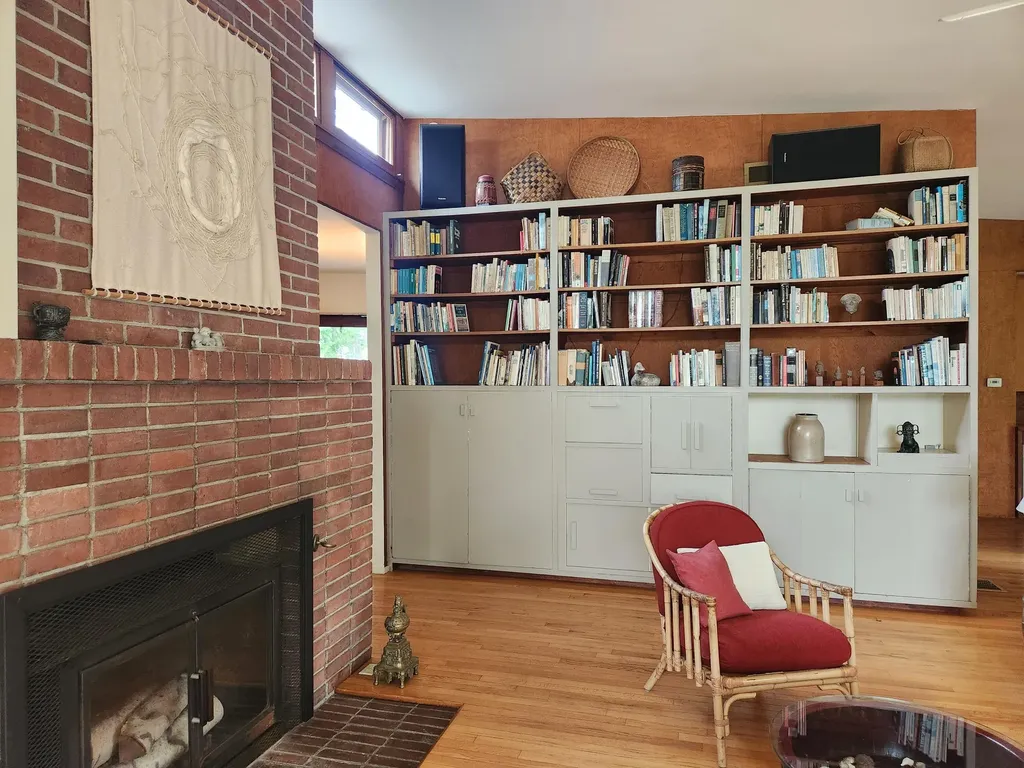 12 University Place Orono ME 04473