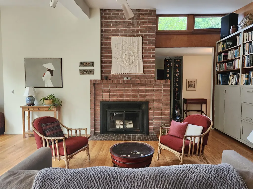 12 University Place Orono ME 04473