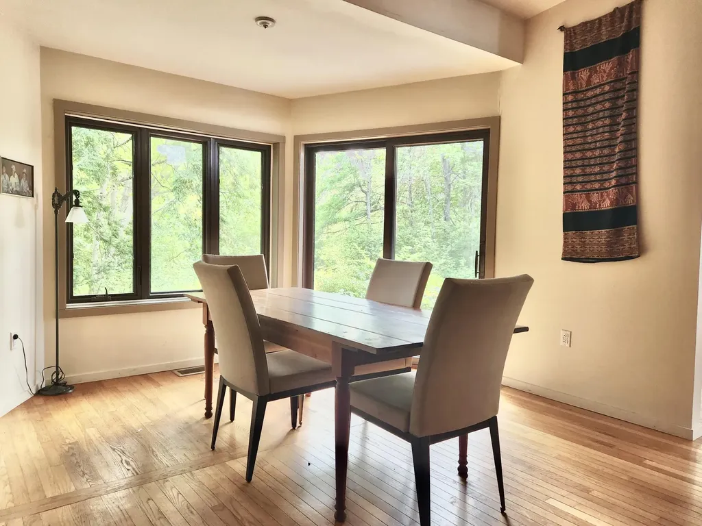 12 University Place Orono ME 04473