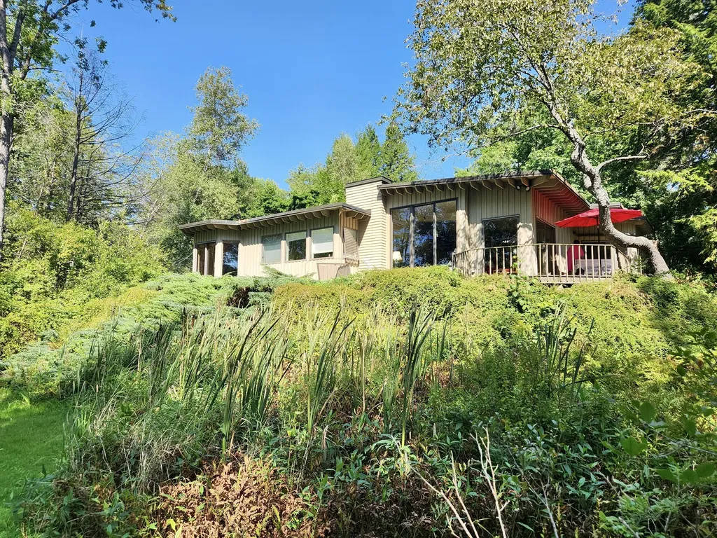 12 University Place Orono ME 04473