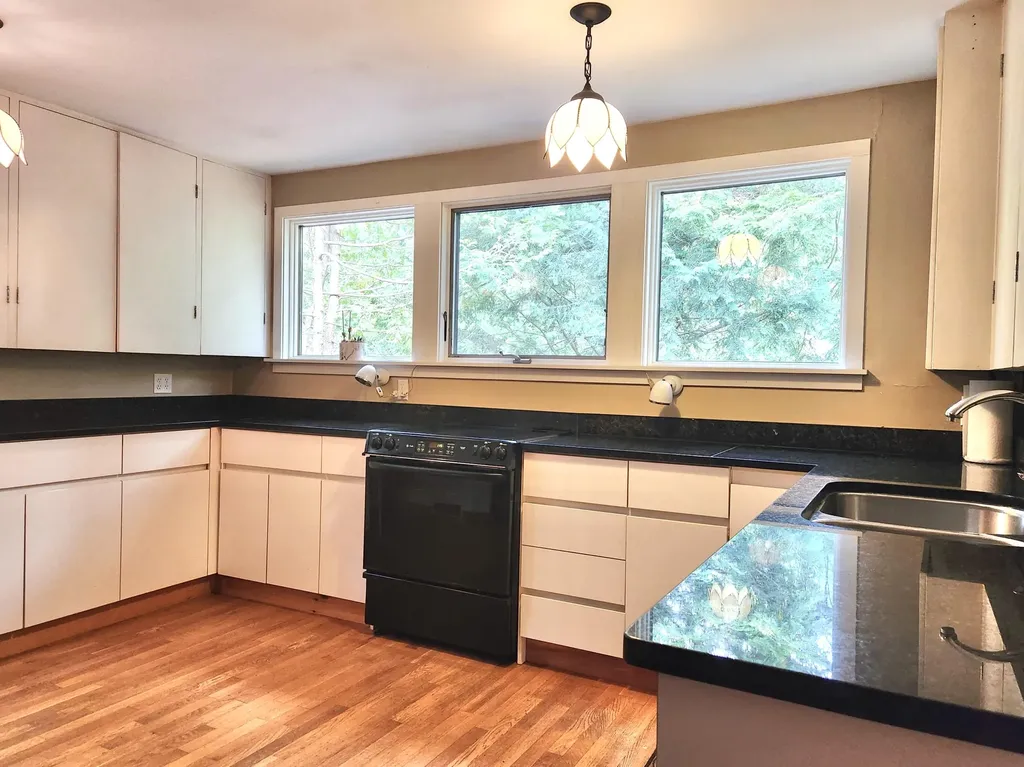 12 University Place Orono ME 04473