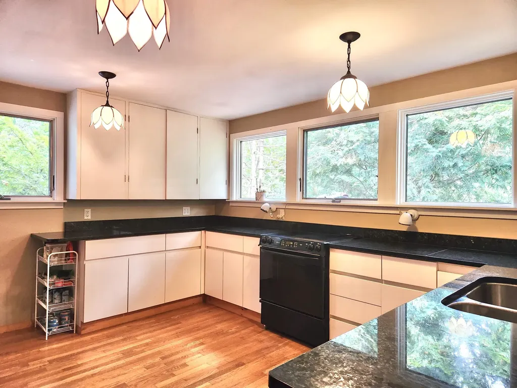 12 University Place Orono ME 04473