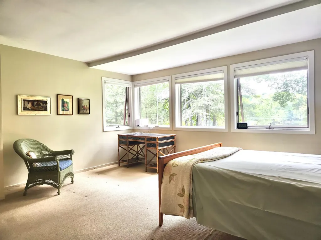12 University Place Orono ME 04473