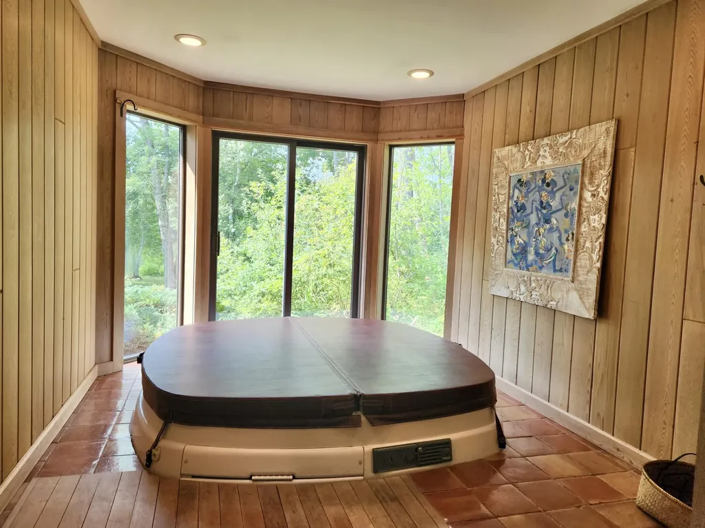 12 University Place Orono ME 04473