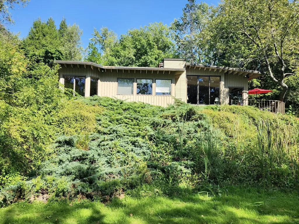 12 University Place Orono ME 04473