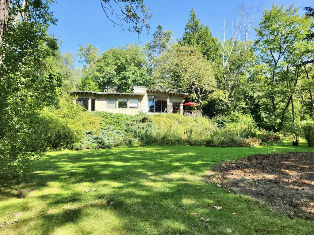 12 University Place Orono ME 04473