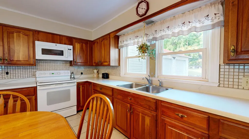 28 Newman Street Lewiston ME 04240