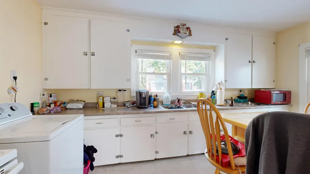 28 Newman Street Lewiston ME 04240