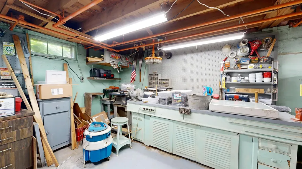 28 Newman Street Lewiston ME 04240