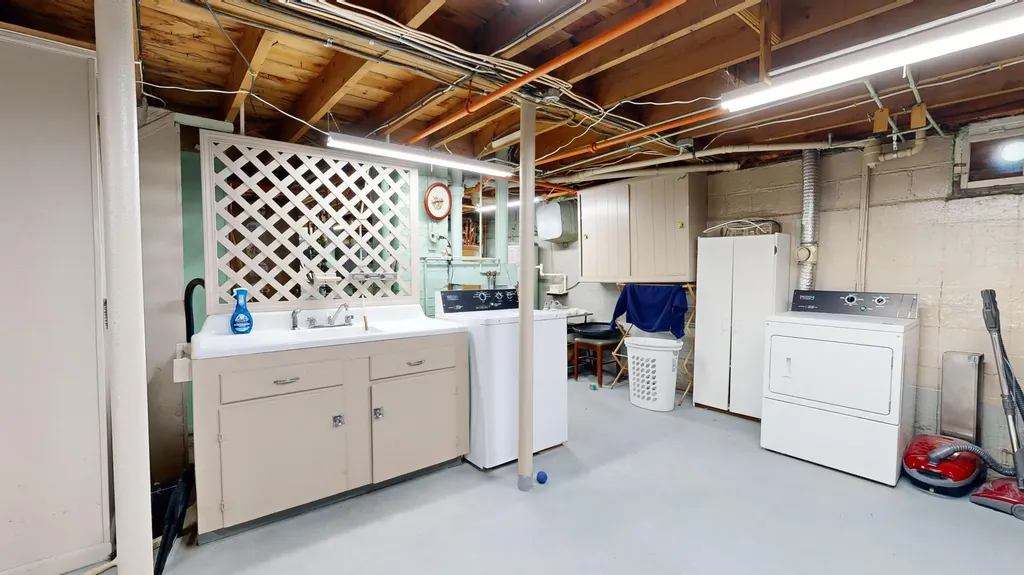 28 Newman Street Lewiston ME 04240