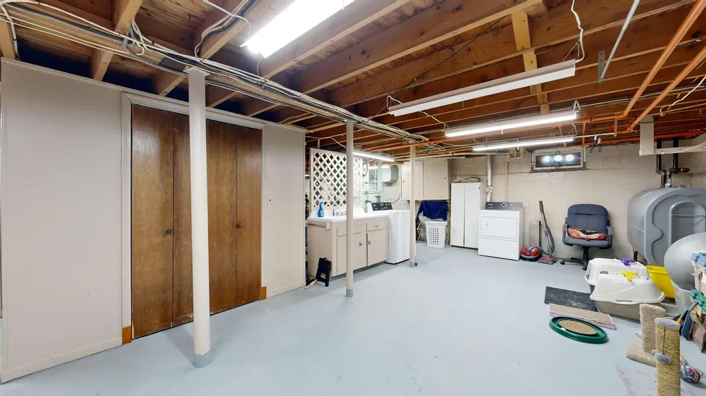 28 Newman Street Lewiston ME 04240