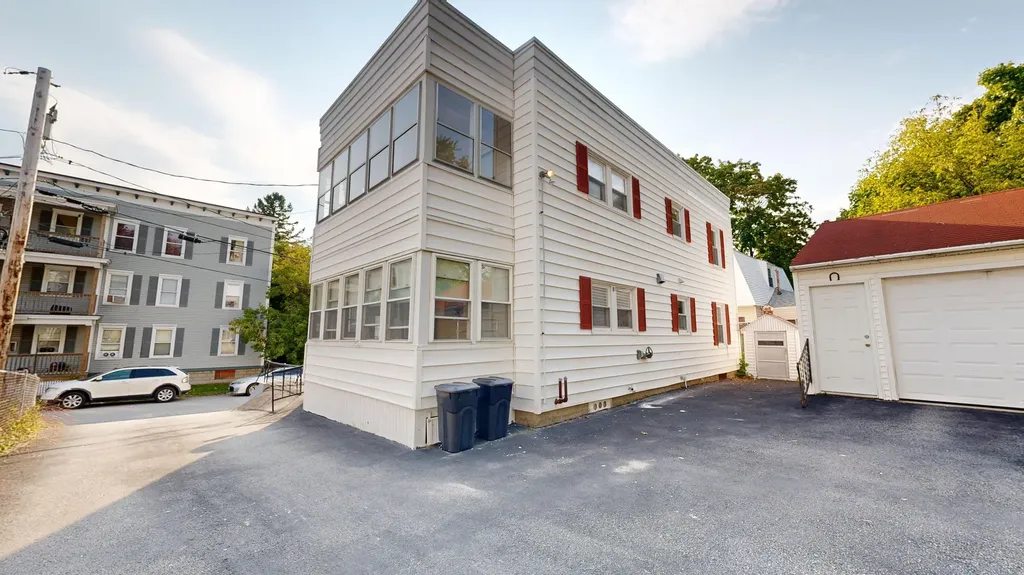28 Newman Street Lewiston ME 04240