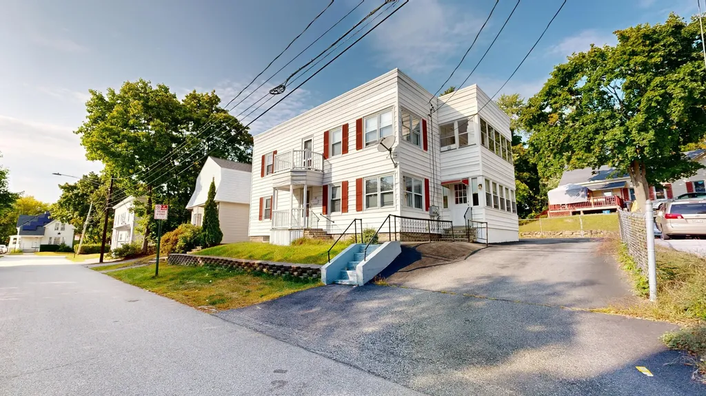 28 Newman Street Lewiston ME 04240