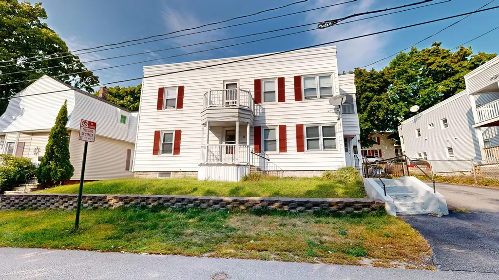 28 Newman Street Lewiston ME 04240