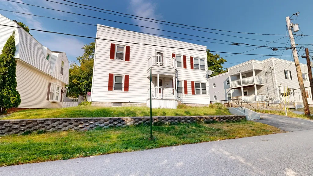 28 Newman Street Lewiston ME 04240