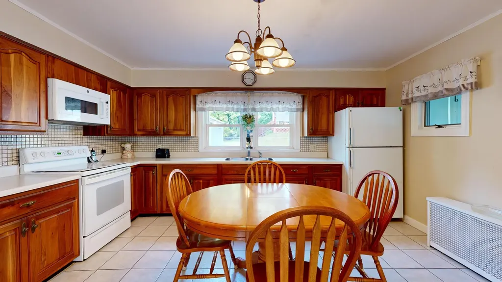 28 Newman Street Lewiston ME 04240