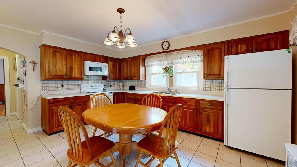 28 Newman Street Lewiston ME 04240