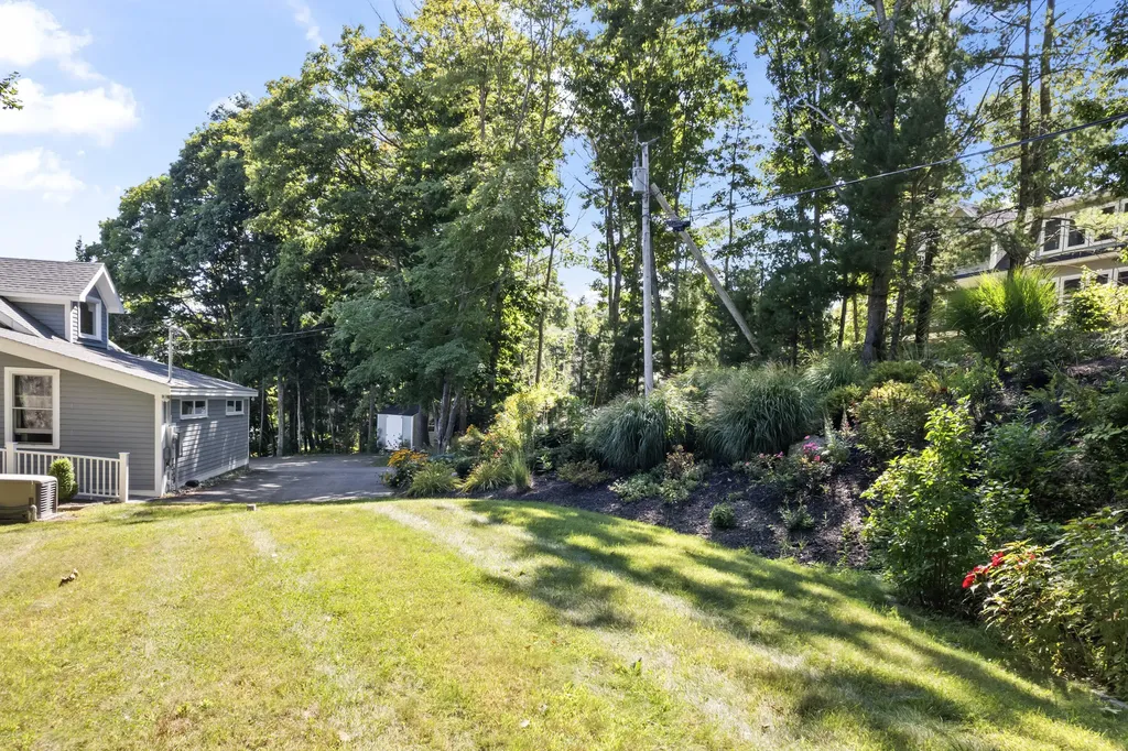 7 Chase Lane Brunswick ME 04011