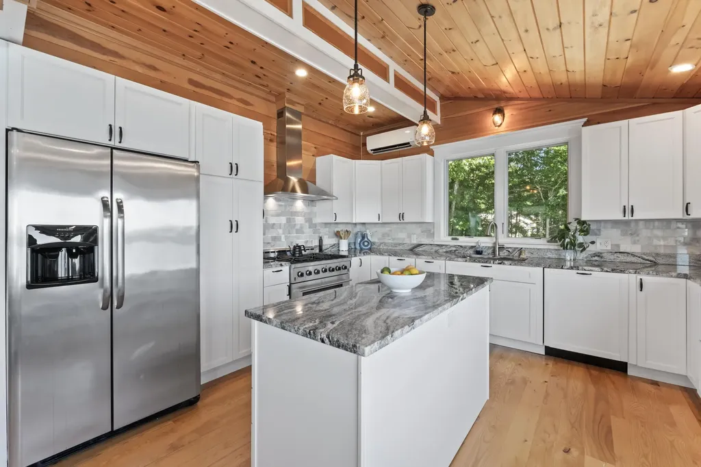 7 Chase Lane Brunswick ME 04011