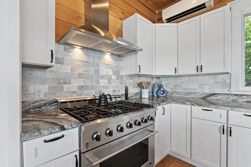7 Chase Lane Brunswick ME 04011