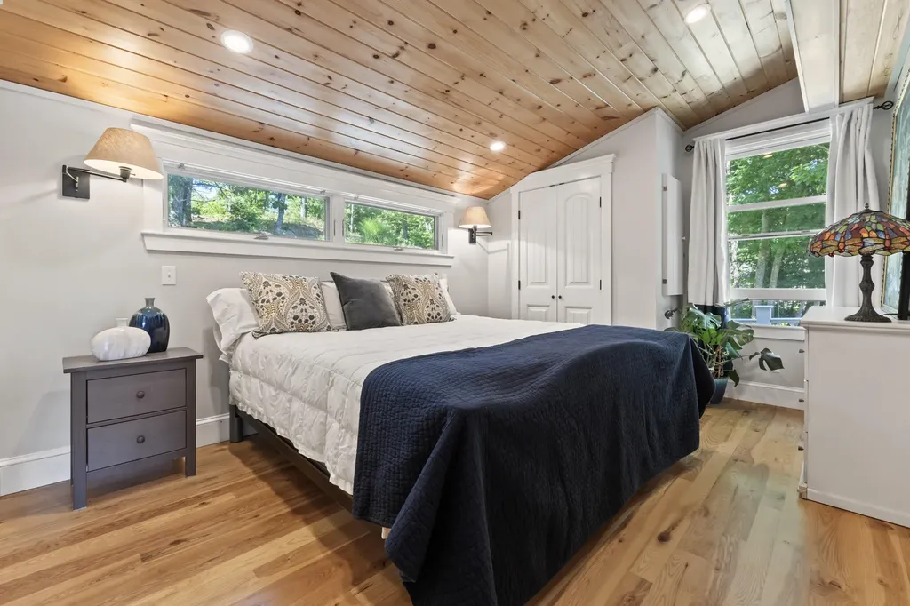 7 Chase Lane Brunswick ME 04011
