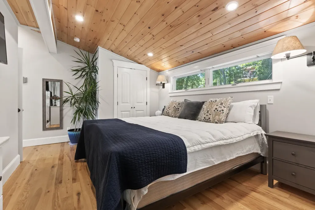 7 Chase Lane Brunswick ME 04011