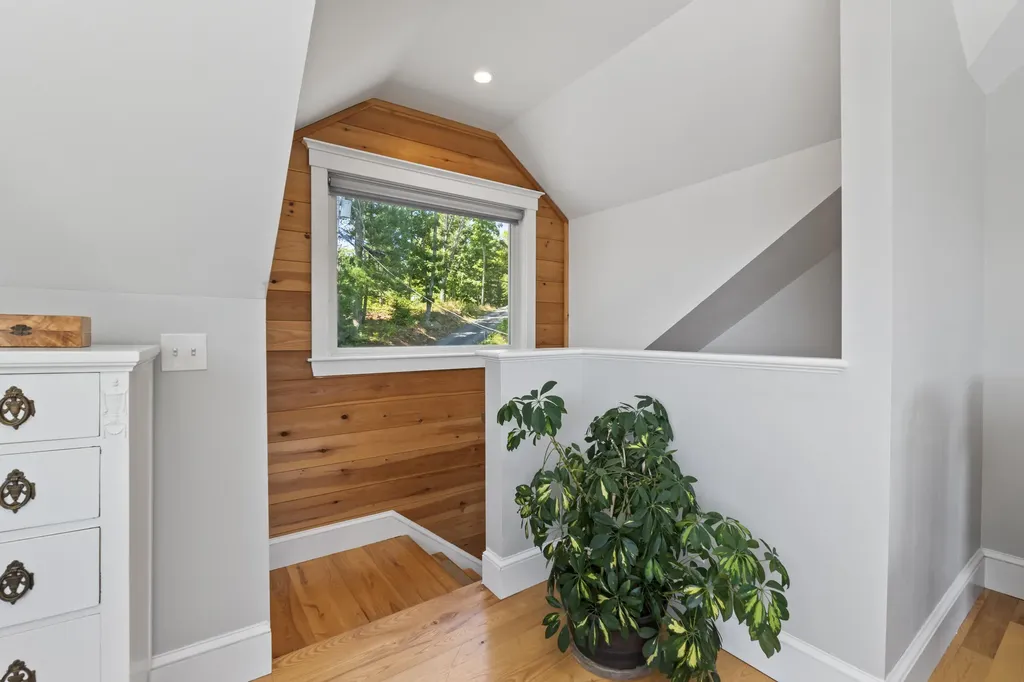 7 Chase Lane Brunswick ME 04011