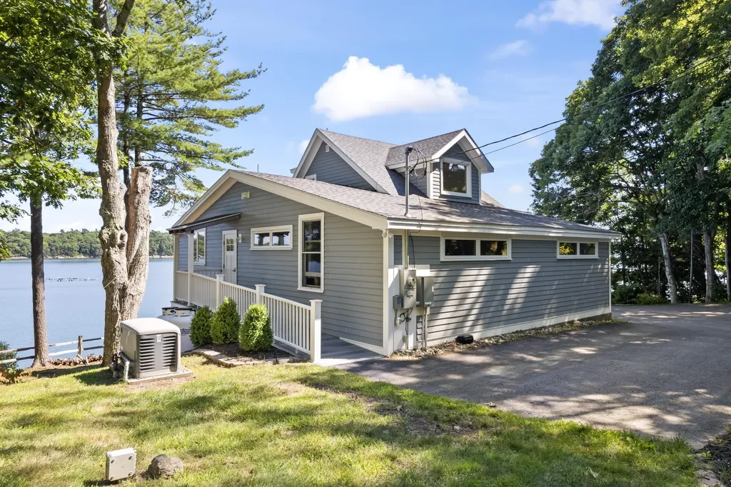 7 Chase Lane Brunswick ME 04011