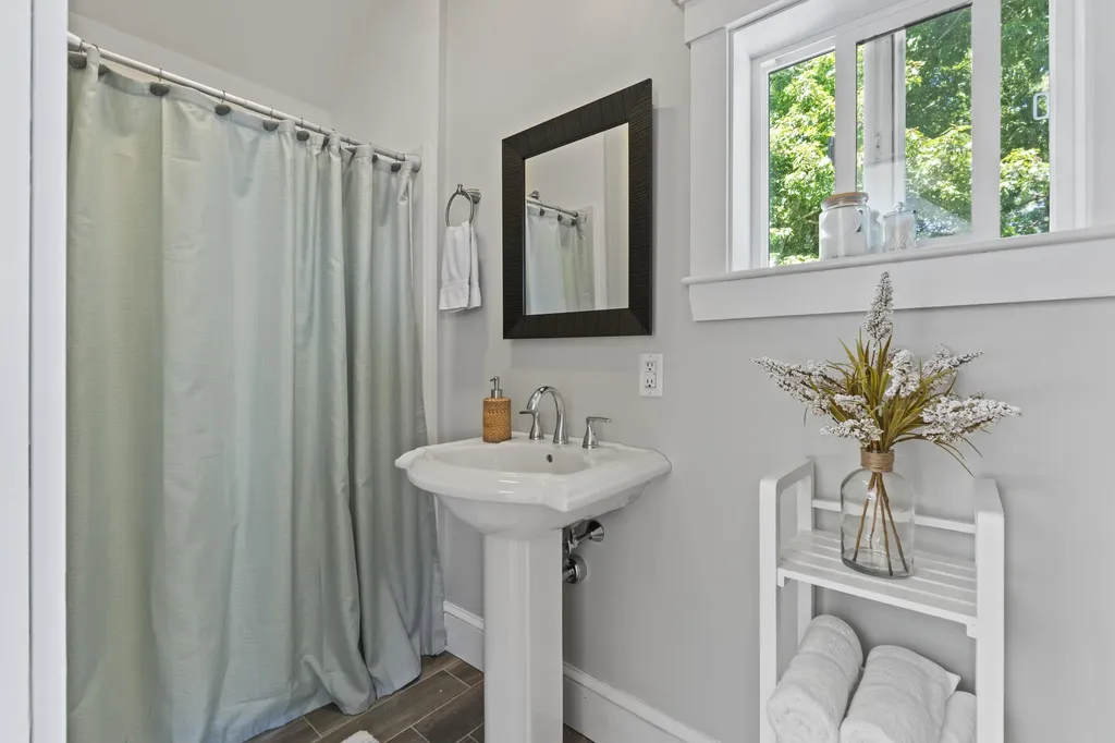 7 Chase Lane Brunswick ME 04011