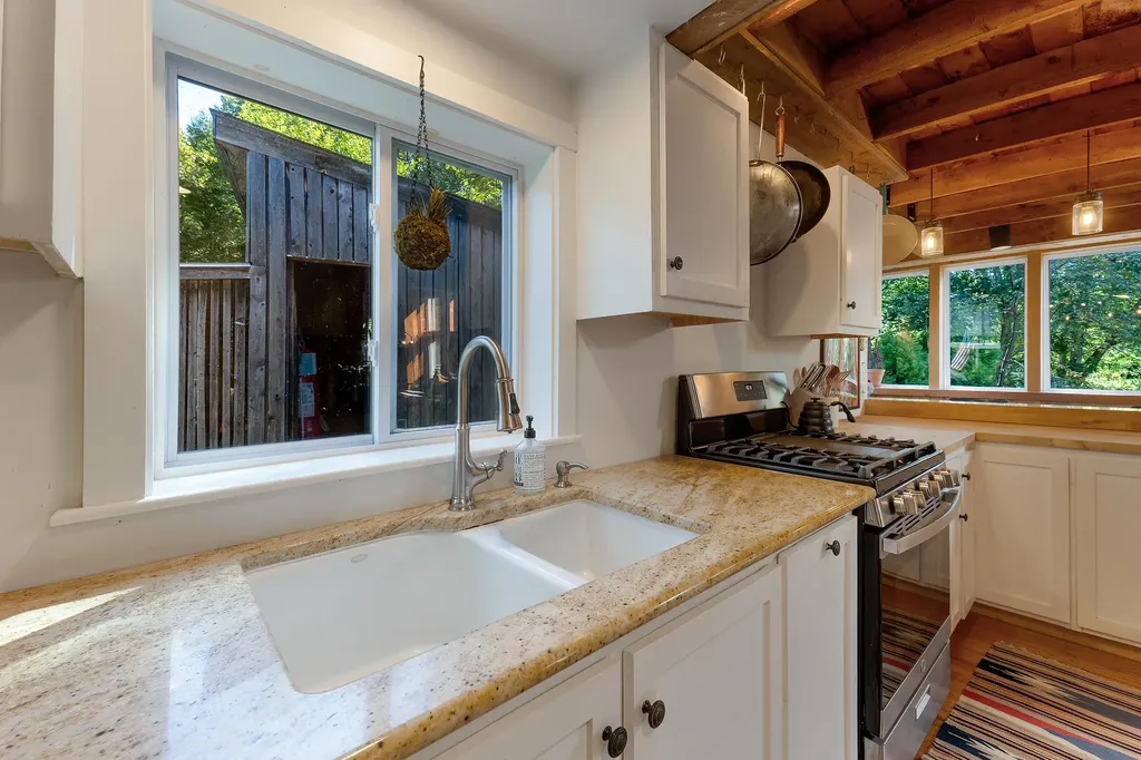 66 Fredas Lane Arrowsic ME 04530