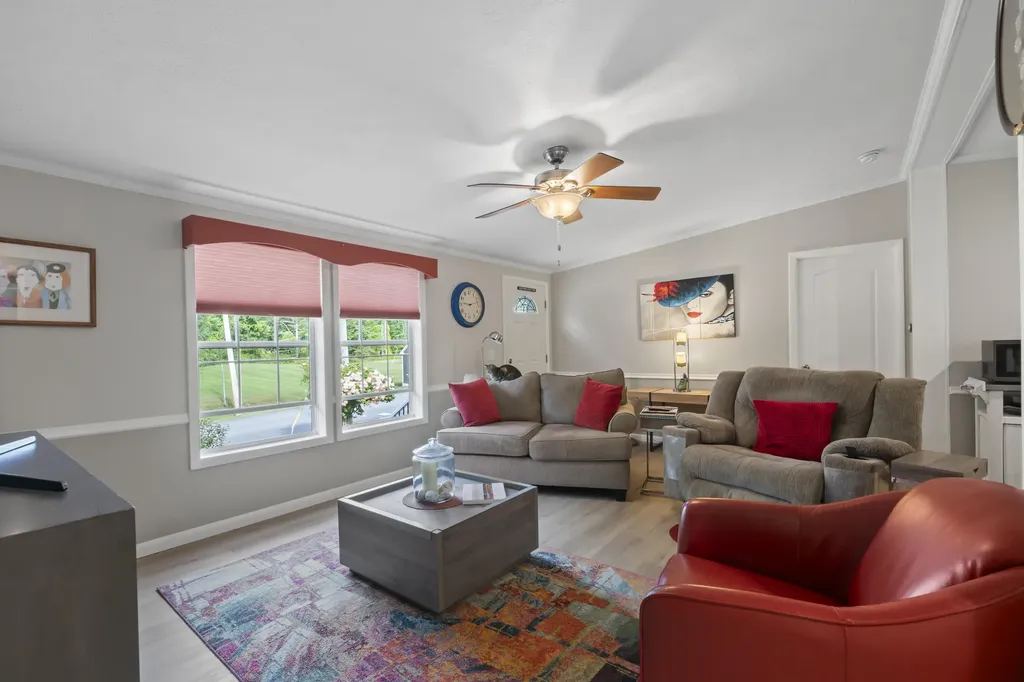 17 Harmony Hill Road Topsham ME 04086
