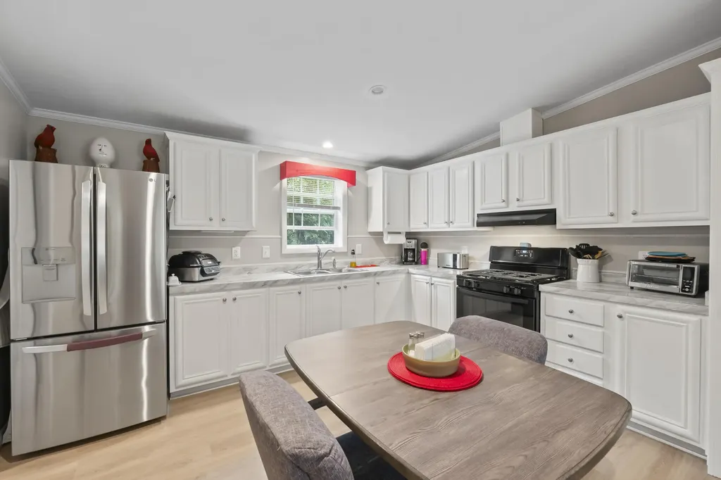 17 Harmony Hill Road Topsham ME 04086
