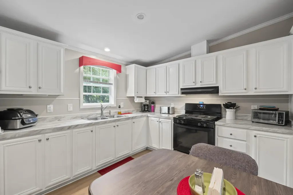 17 Harmony Hill Road Topsham ME 04086