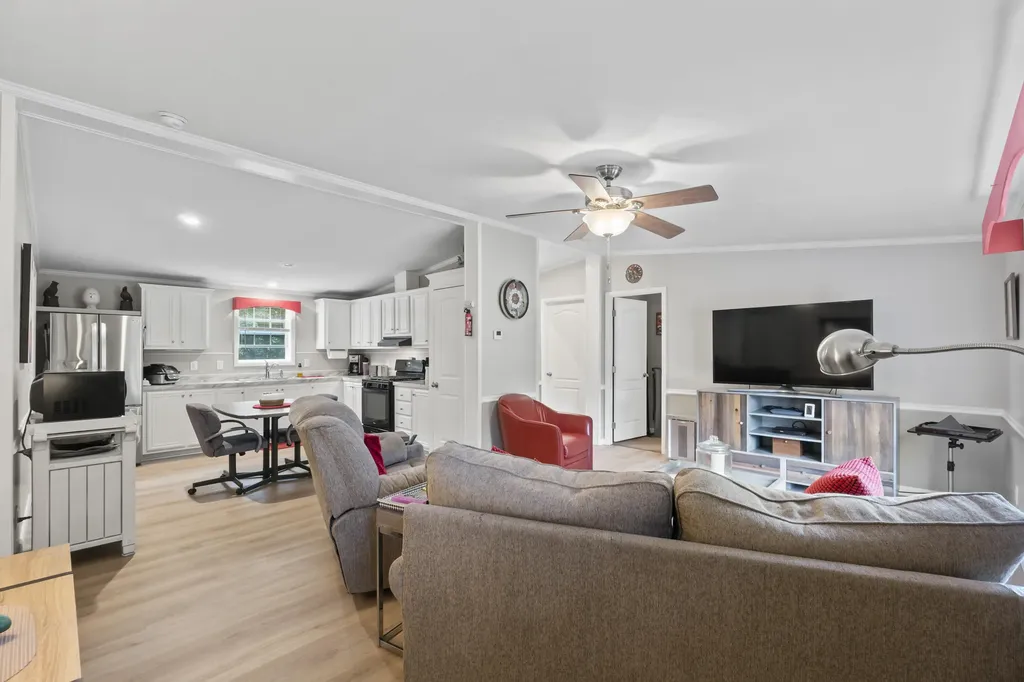 17 Harmony Hill Road Topsham ME 04086
