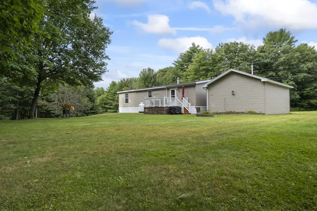 17 Harmony Hill Road Topsham ME 04086