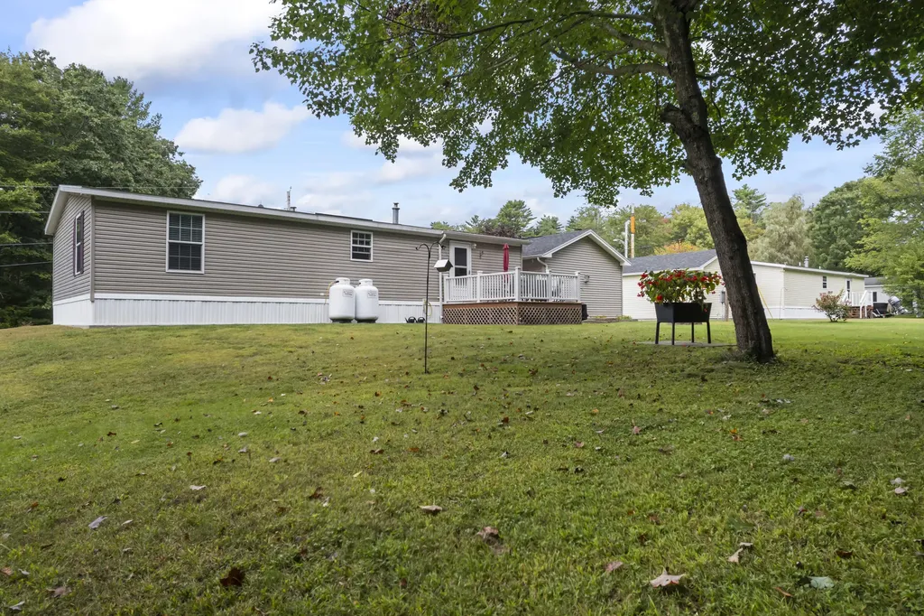 17 Harmony Hill Road Topsham ME 04086