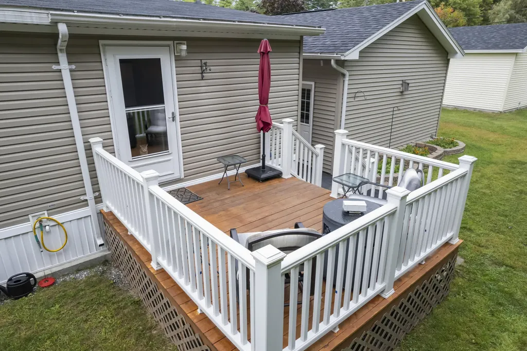 17 Harmony Hill Road Topsham ME 04086