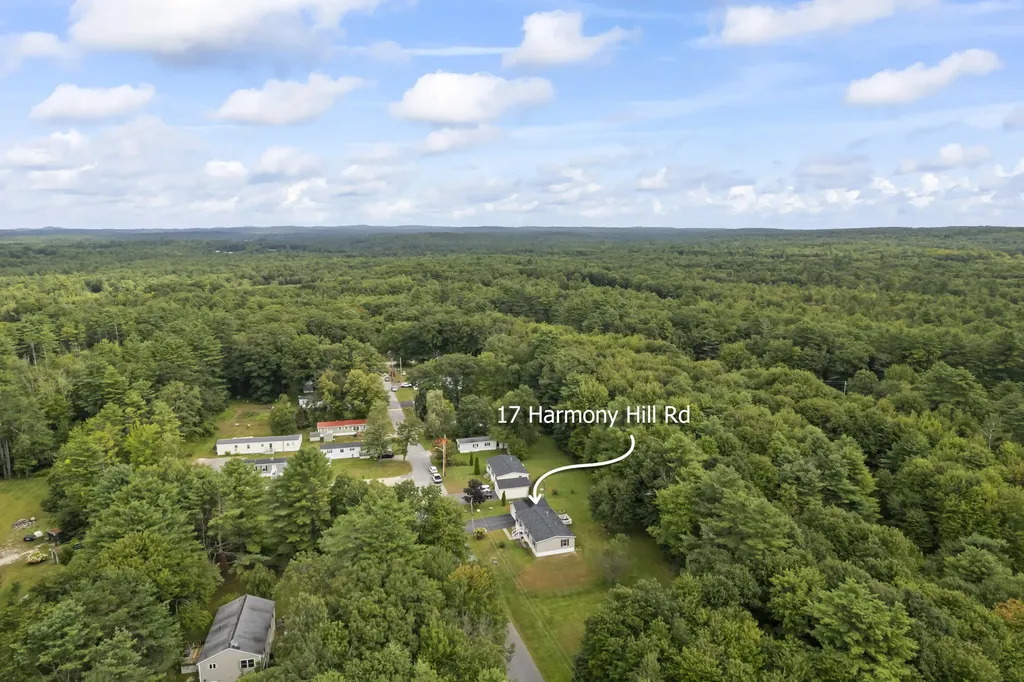 17 Harmony Hill Road Topsham ME 04086
