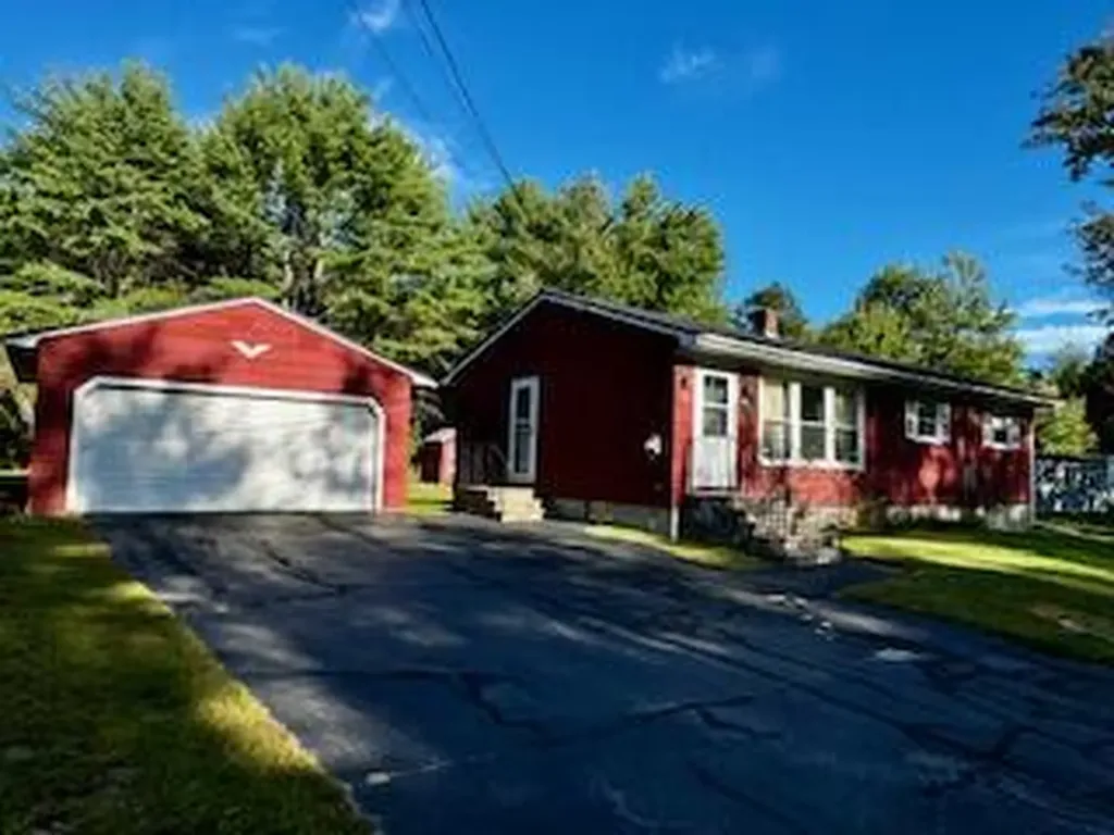 286 South High Street Bridgton ME 04009