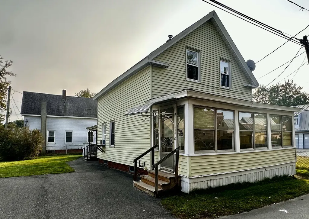 10 Carey Lane Waterville ME 04901