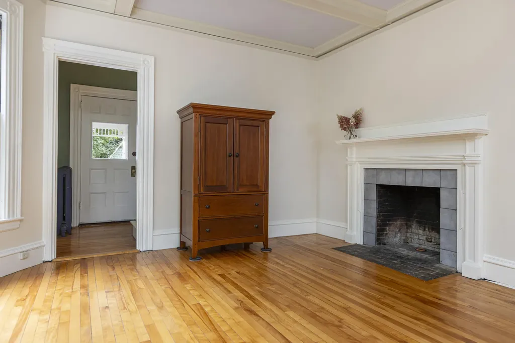 16 Nevens Street Portland ME 04103