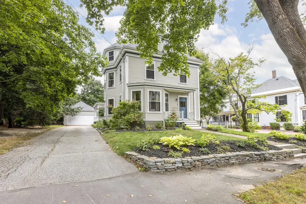 16 Nevens Street Portland ME 04103