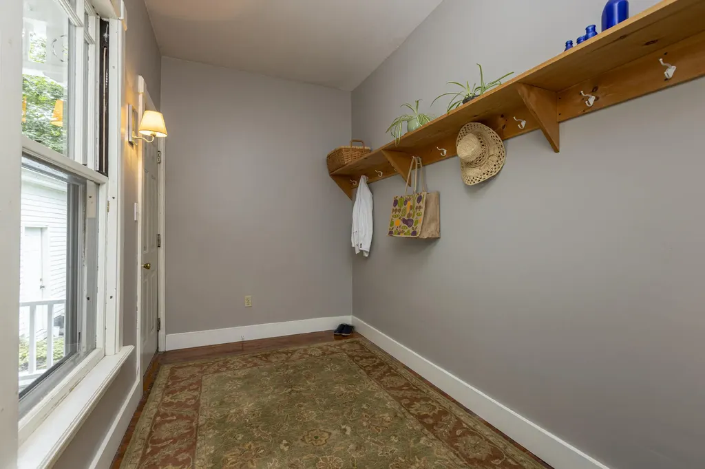 16 Nevens Street Portland ME 04103