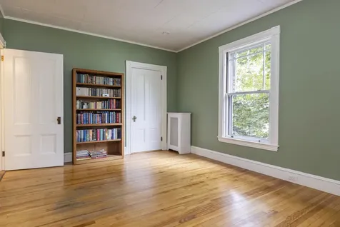 16 Nevens Street Portland ME 04103