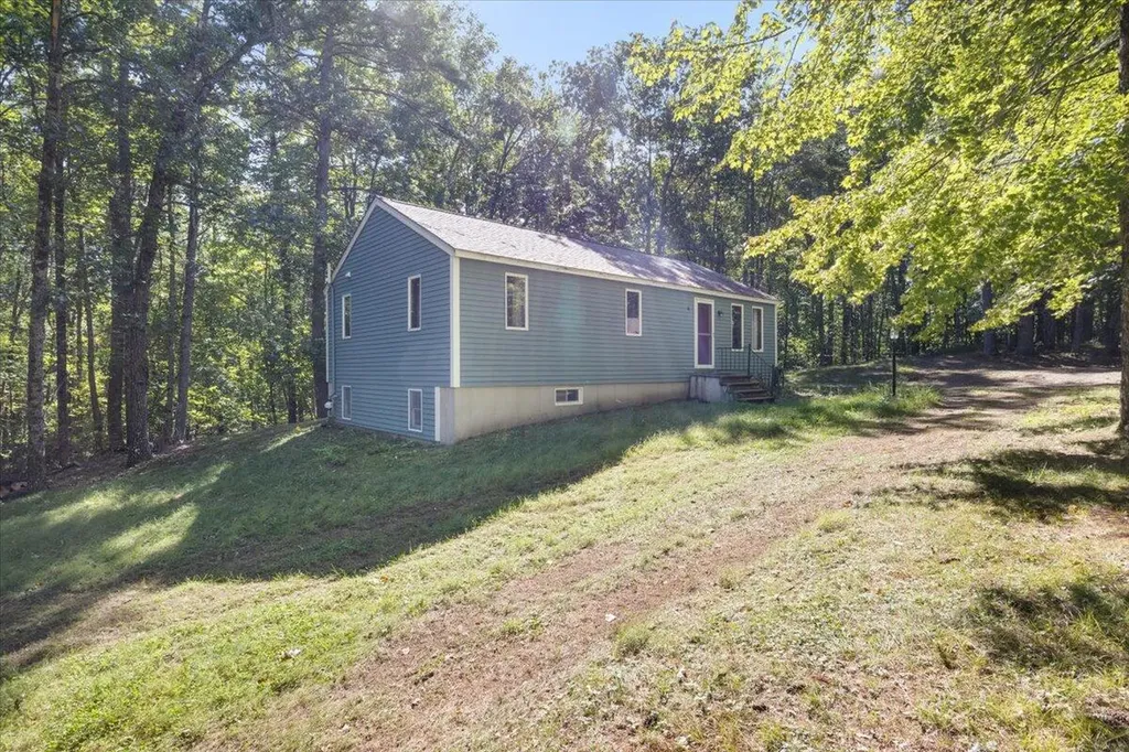 4 Overlook Circle Limerick ME 04048